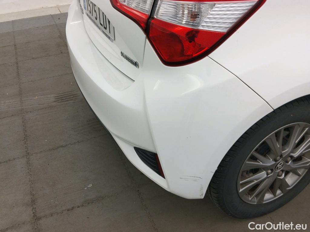  Toyota  Yaris TOYOTA  / 2017 / 5P / berlina con portón 1.5 100H Active #7