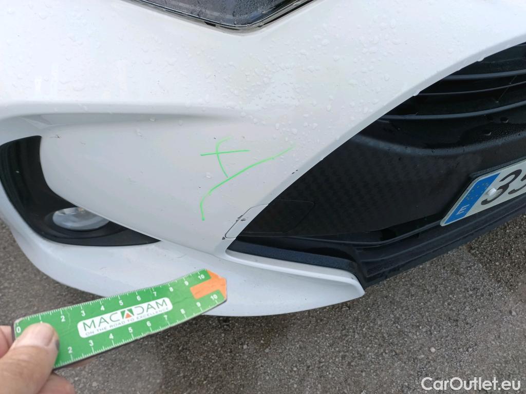  Toyota  Yaris TOYOTA  / 2020 / 5P / berlina con portón 1.5 120H Business Plus #16