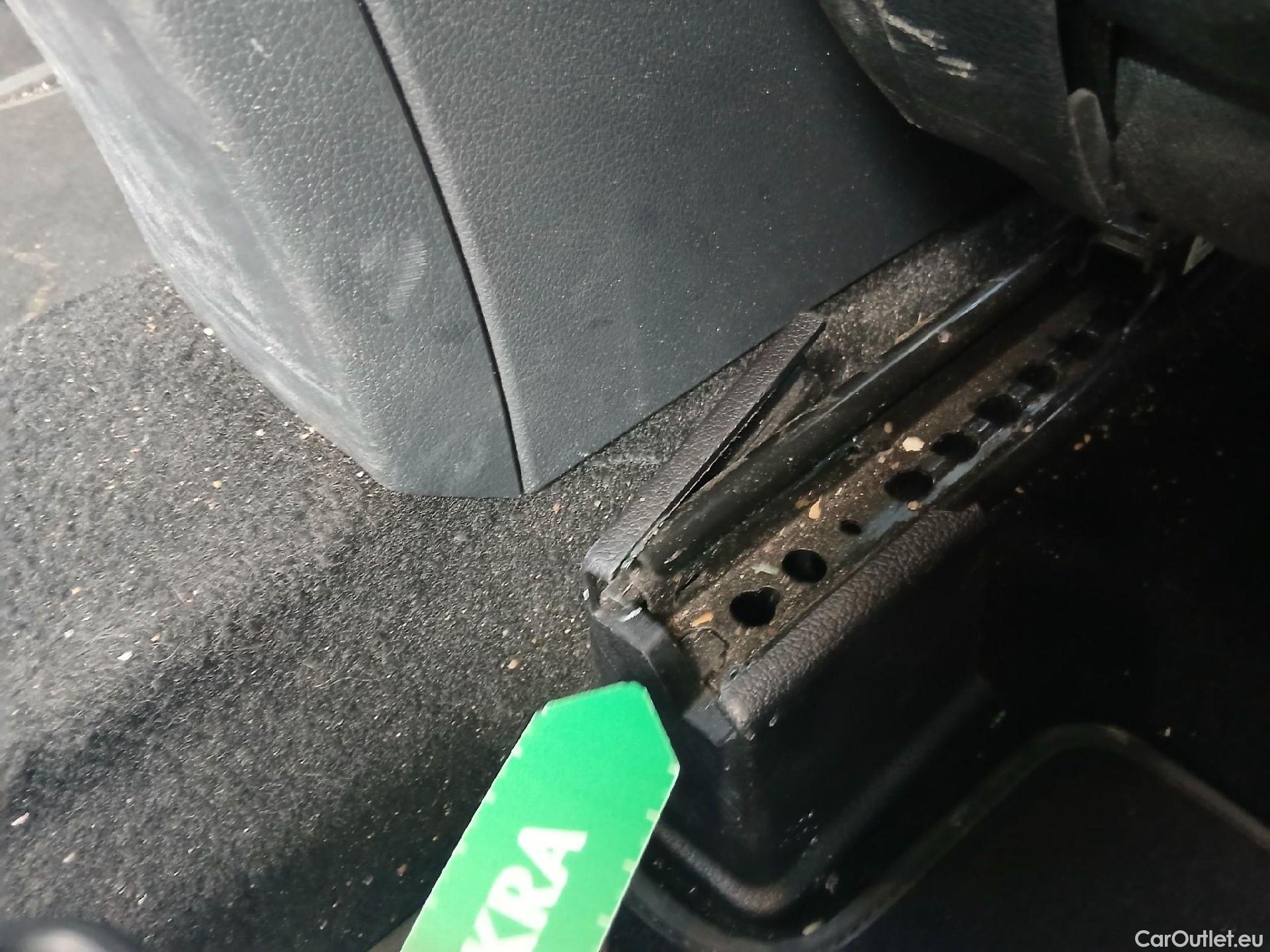  Mercedes  GLB Clase   200 d (247.612)AMG AMG Line 150CV AT8 E6d #60