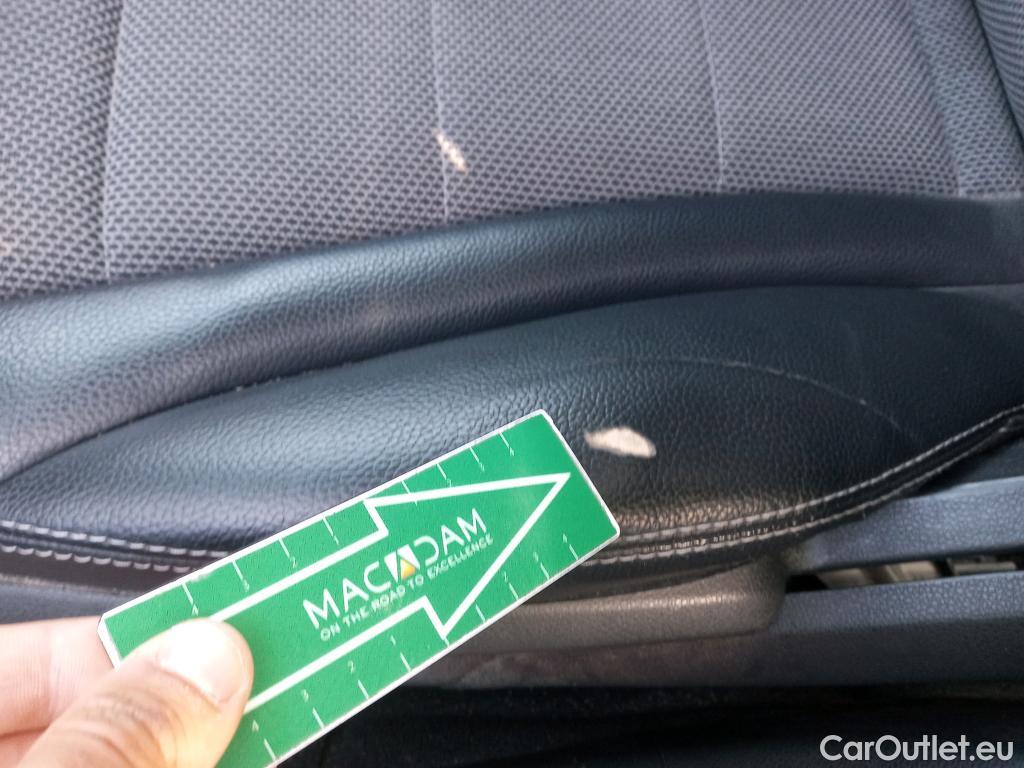  Mercedes  CLA-Klasse MERCEDES-BENZ Clase C / 2014 / 4P / sedán C 220 d #15