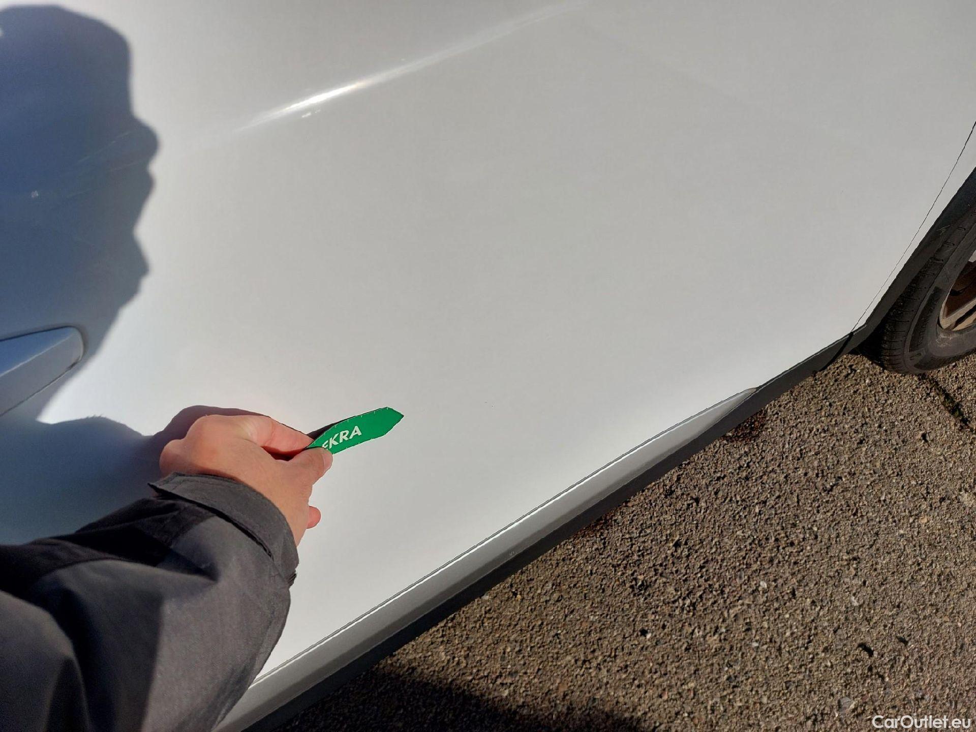  Peugeot  2008 PEUGEOT  / 2019 / 5P / todoterreno Allure BlueHDI 100 S&S BVM6 (CX) #17