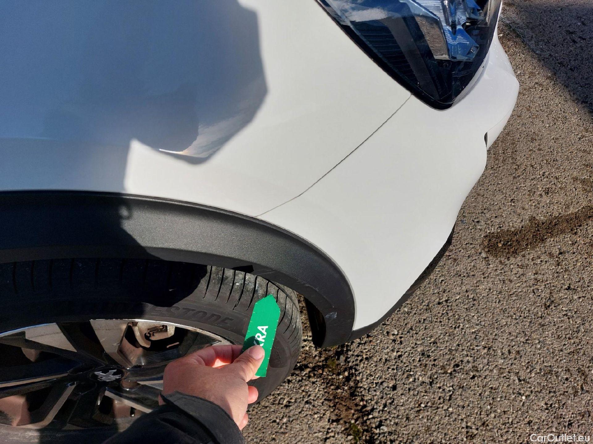  Peugeot  2008 PEUGEOT  / 2019 / 5P / todoterreno Allure BlueHDI 100 S&S BVM6 (CX) #22