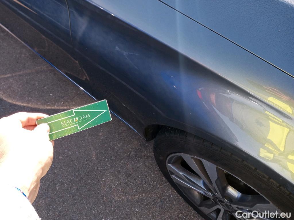  Mercedes  CLA-Klasse MERCEDES-BENZ Clase C / 2014 / 4P / sedán C 220 d #18