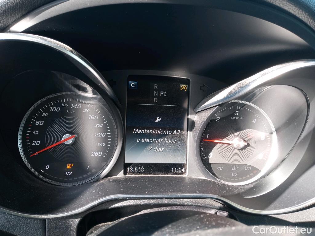  Mercedes  CLA-Klasse MERCEDES-BENZ Clase C / 2014 / 4P / sedán C 220 d #29