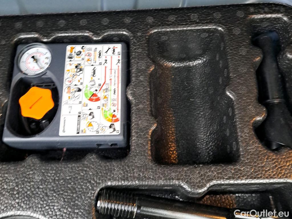  Nissan  Qashqai NISSAN  / 2021 / 5P / todoterreno DIG-T 103kW N-Connecta (sin rueda repu) #2