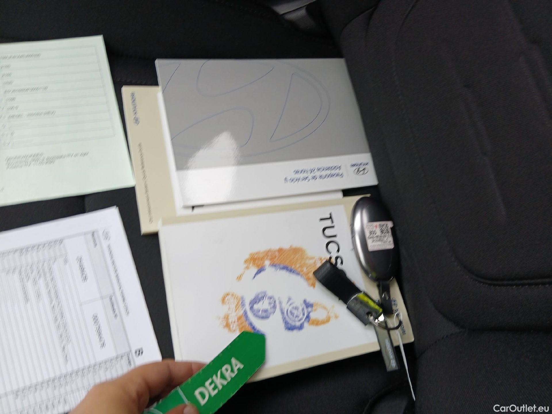  Land Rover  Discovery HYUNDAI Tucson / 2024 / 5P / todoterreno 1.6D 100kW (136CV) 48V DCT Maxx #1