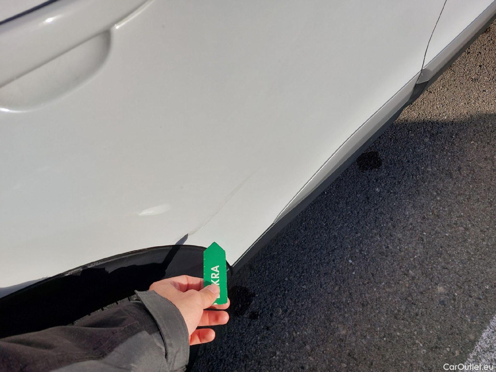  Peugeot  2008 PEUGEOT  / 2019 / 5P / todoterreno Allure BlueHDI 100 S&S BVM6 (CX) #15