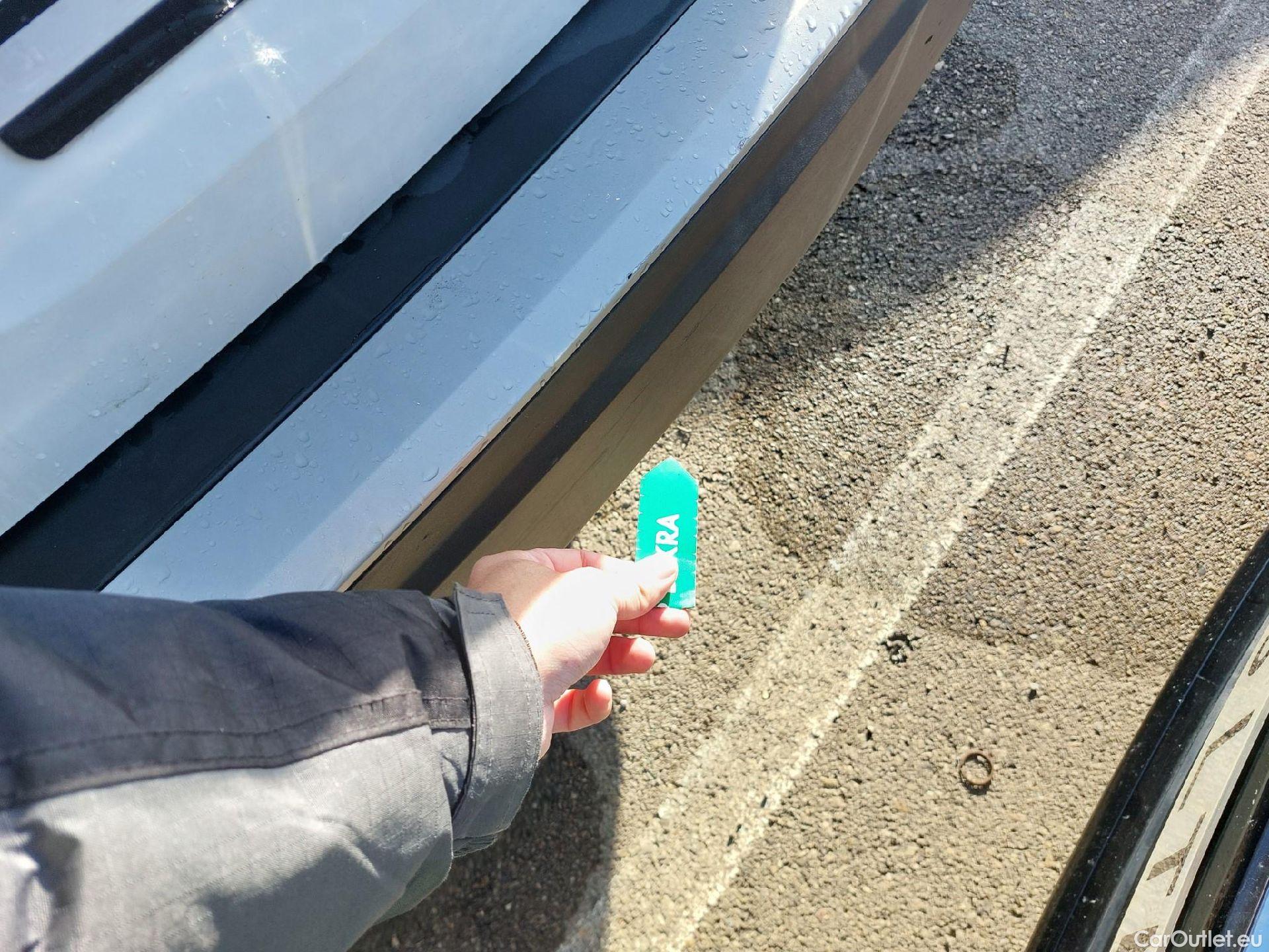  Peugeot  2008 PEUGEOT  / 2019 / 5P / todoterreno Allure BlueHDI 100 S&S BVM6 (CX) #10