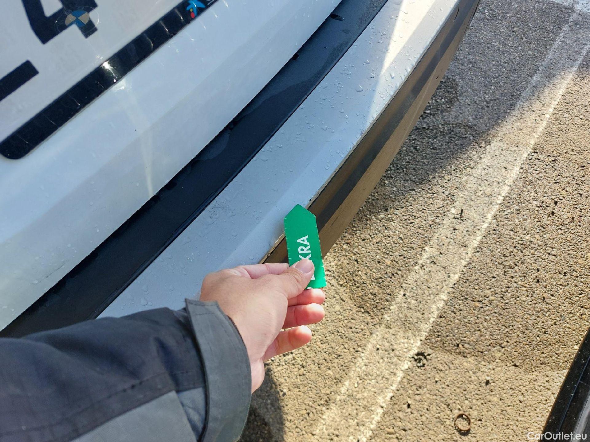  Peugeot  2008 PEUGEOT  / 2019 / 5P / todoterreno Allure BlueHDI 100 S&S BVM6 (CX) #7