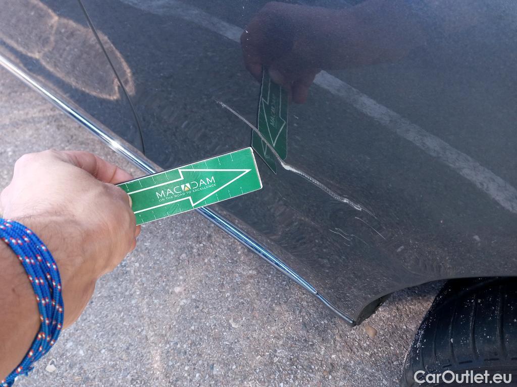  Mercedes  CLA-Klasse MERCEDES-BENZ Clase C / 2014 / 4P / sedán C 220 d #17