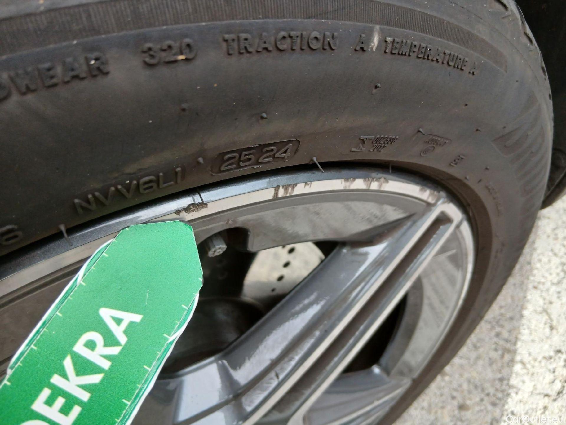  Mercedes  GLB MERCEDES-BENZ  / 2019 / 5P / todoterreno 2.0  220 D 4MATIC DCT 140KW (190CV) #2