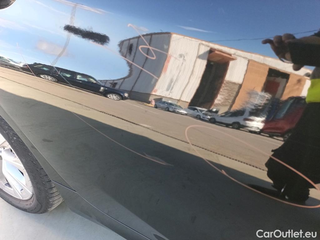  Bmw  Serie 3 BMW  / 2019 / 5P / familiar 318d Auto.Touring #10