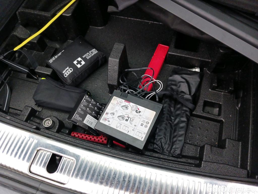  Audi  Q5 AUDI  / 2016 / 5P / todoterreno Design 35 TDI 120kW S tronic (AC) #1