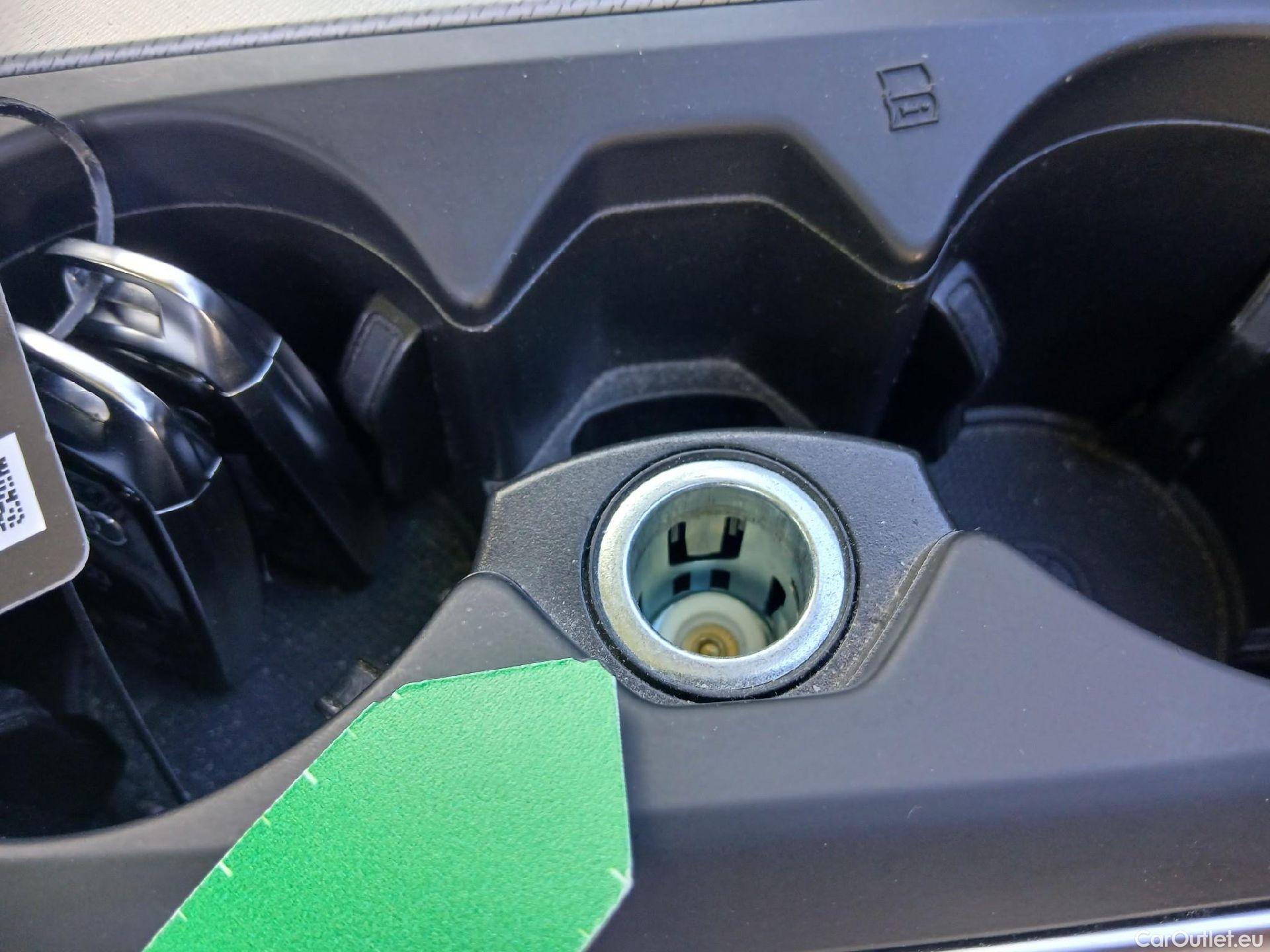  Audi  A6 AUDI  / 2018 / 4P / sedán 50 TFSIe quattro S tronic Sport #40