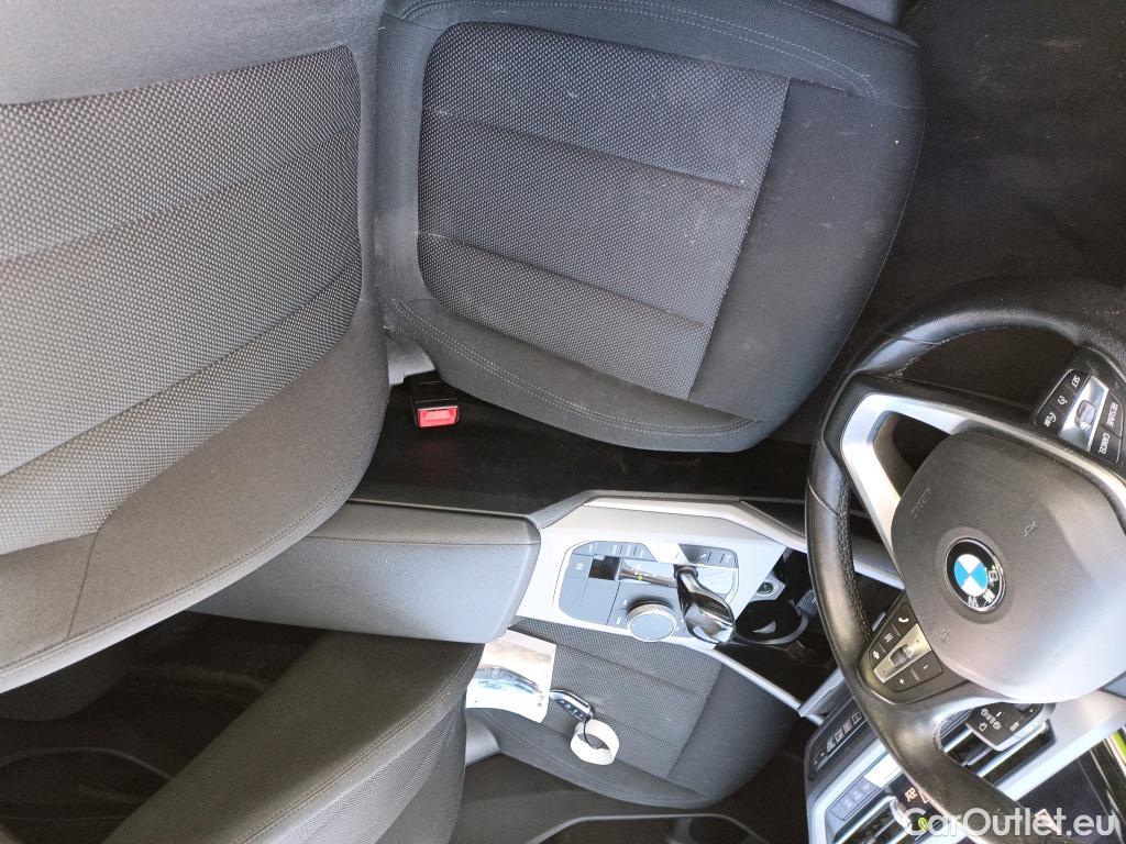  Bmw  Serie 3 BMW  / 2019 / 5P / familiar 318d Auto.Touring #11