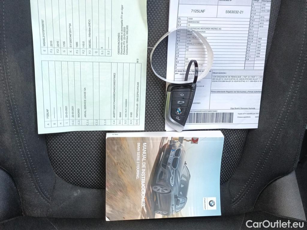  Bmw  Serie 3 BMW  / 2019 / 5P / familiar 318d Auto.Touring #3