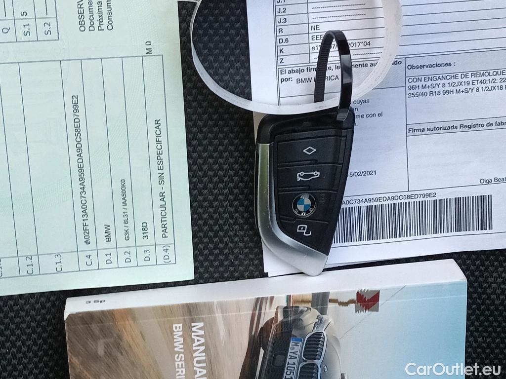  Bmw  Serie 3 BMW  / 2019 / 5P / familiar 318d Auto.Touring #4