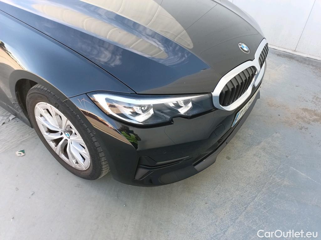  Bmw  Serie 3 BMW  / 2019 / 5P / familiar 318d Auto.Touring #15