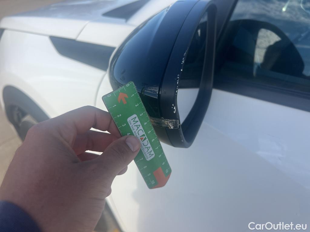  Peugeot  2008 PEUGEOT  / 2019 / 5P / todoterreno Active Pack BlueHDI 81kW (110CV) #25