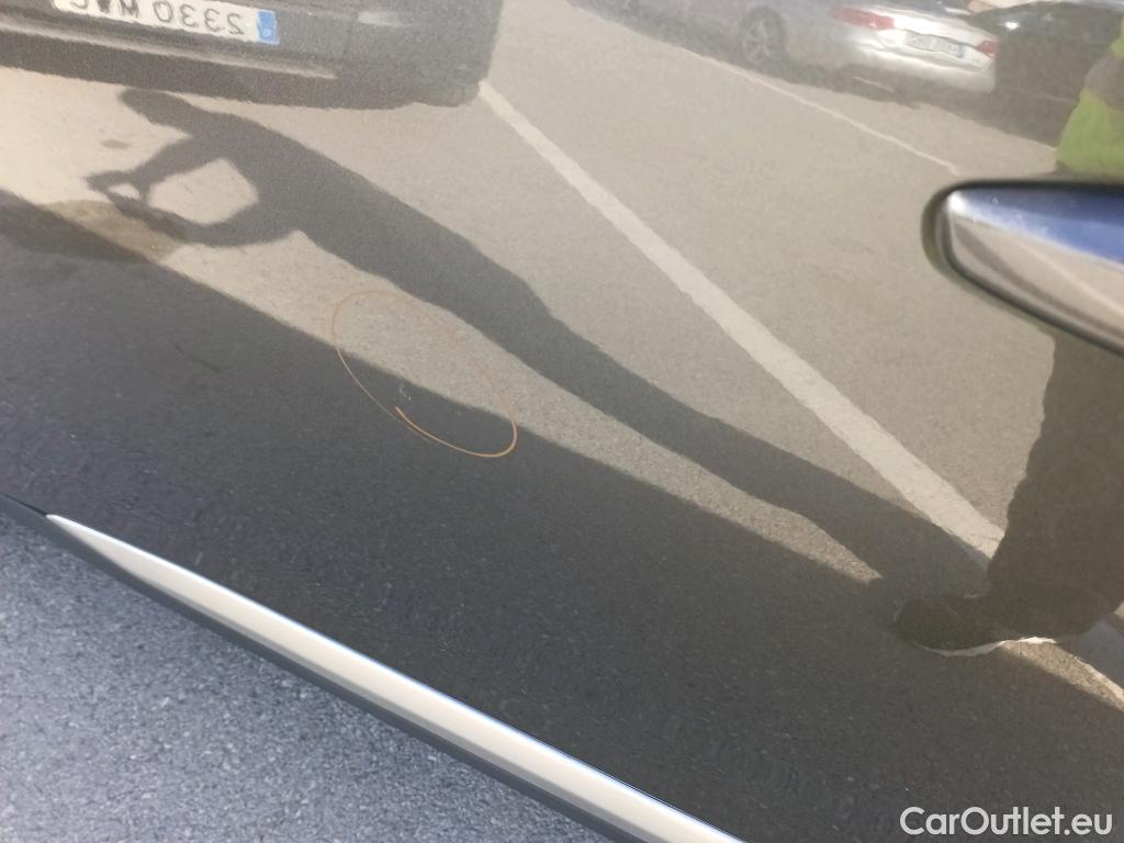  Peugeot  2008 PEUGEOT  / 2019 / 5P / todoterreno Allure BlueHDI 100 S&S BVM6 #8