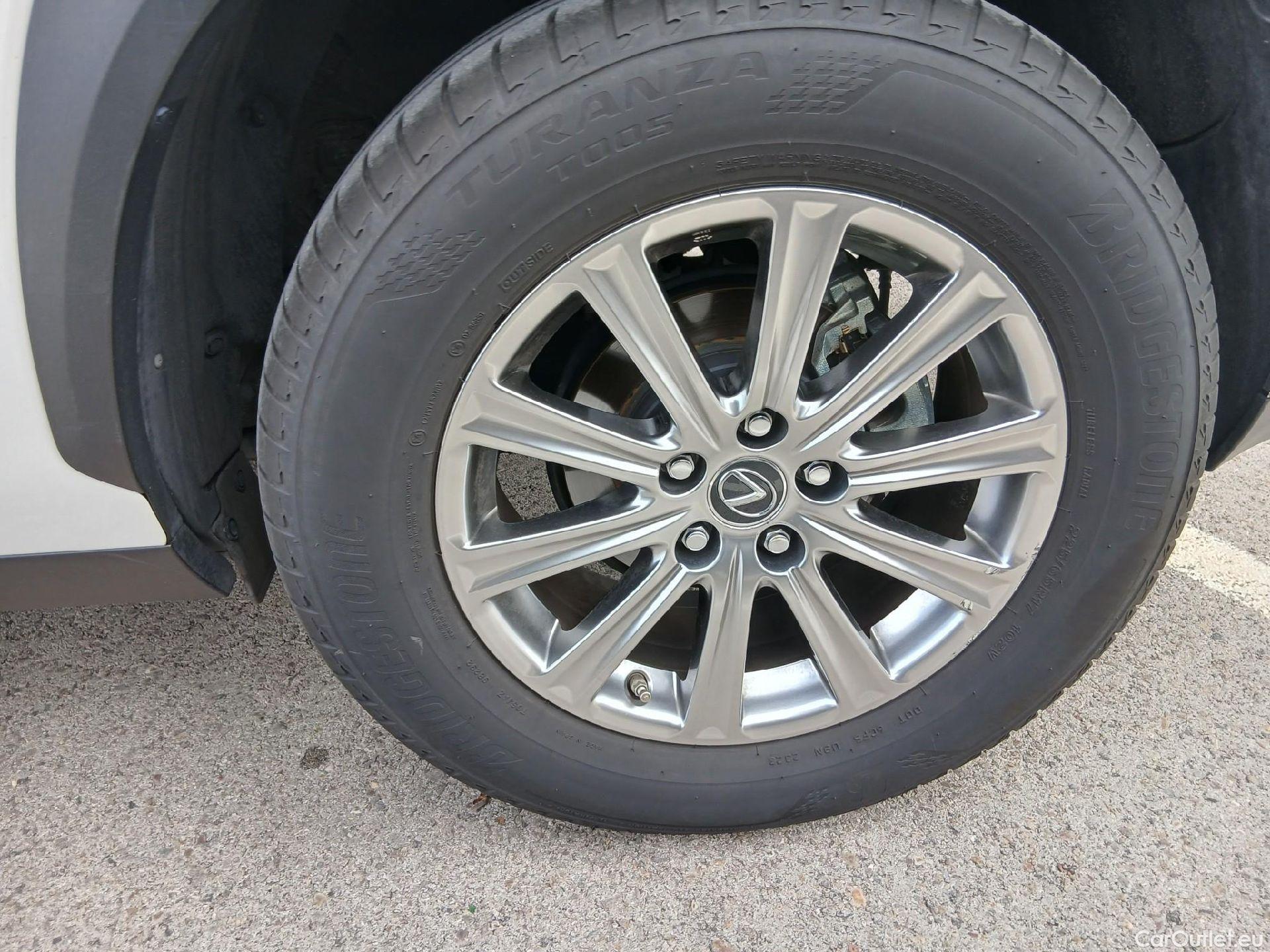  Lexus  NX LEXUS  / 2017 / 5P / todoterreno 2.5 300h Business Navigation 2WD (CX) #14