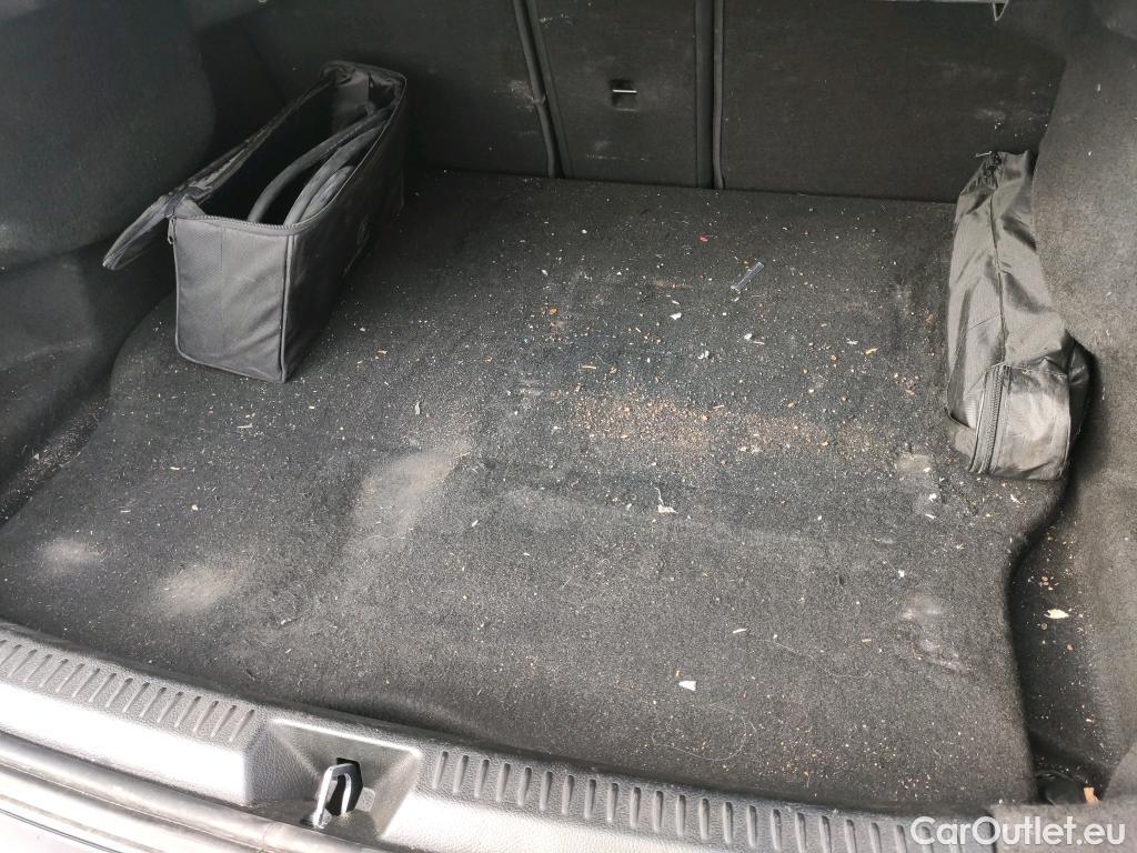  Mercedes  A-Klasse MERCEDES-BENZ Clase A / 2018 / 4P / sedán Sedán A 250 e #28