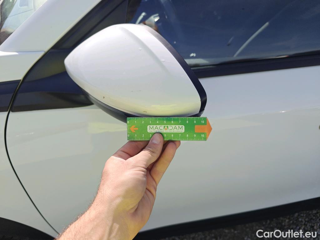  Peugeot  2008 PEUGEOT  / 2019 / 5P / todoterreno Active Puretech 100 S&S BVM6 #29