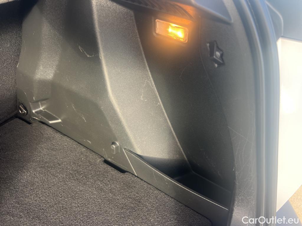  Peugeot  2008 PEUGEOT  / 2019 / 5P / todoterreno Active Pack BlueHDI 81kW (110CV) #14