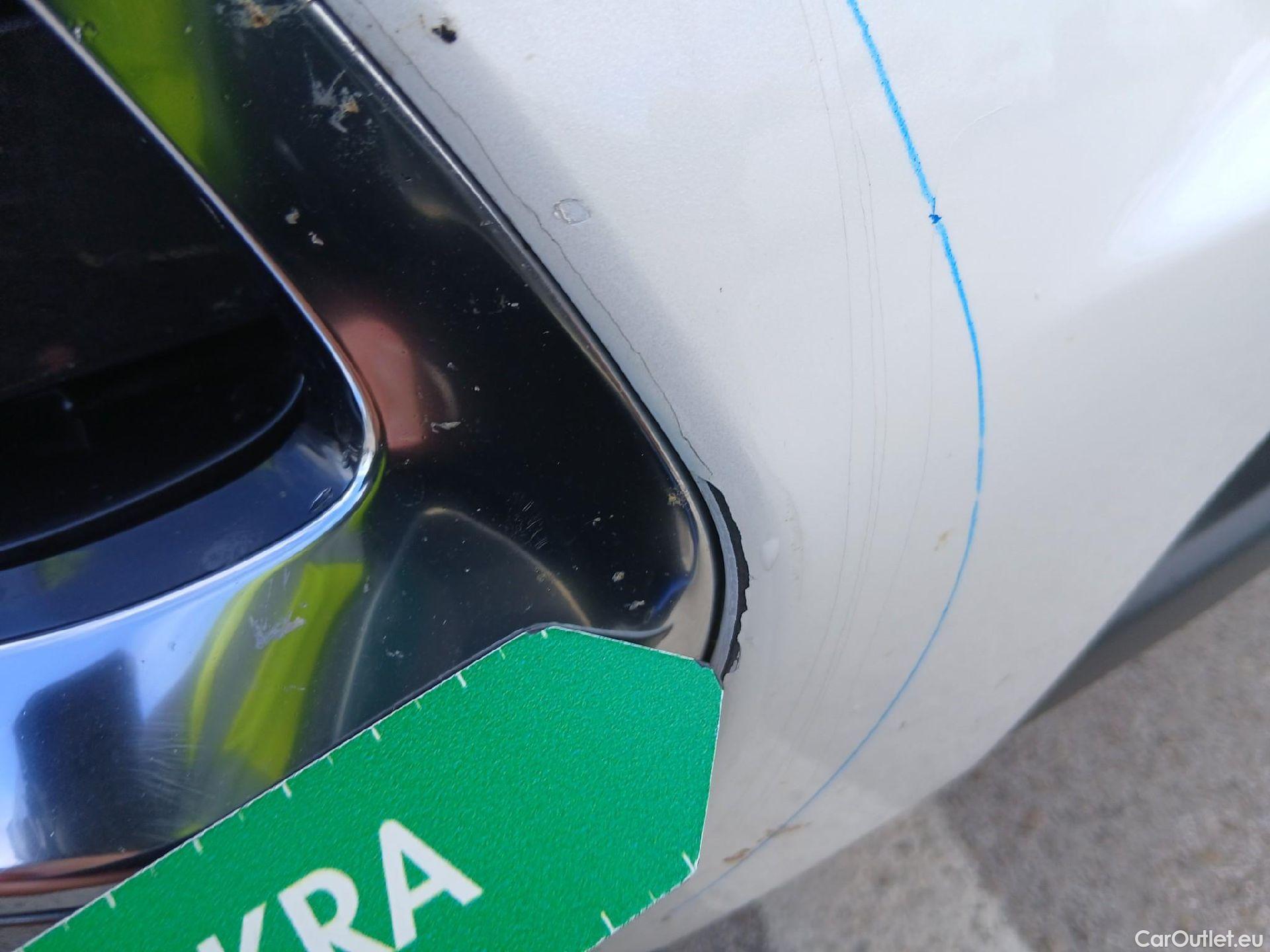  Lexus  NX LEXUS  / 2017 / 5P / todoterreno 2.5 300h Business Navigation 2WD (CX) #3