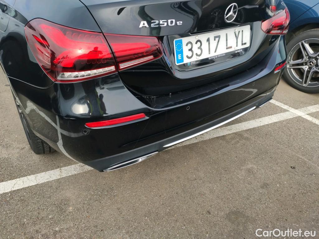  Mercedes  A-Klasse MERCEDES-BENZ Clase A / 2018 / 4P / sedán Sedán A 250 e #20