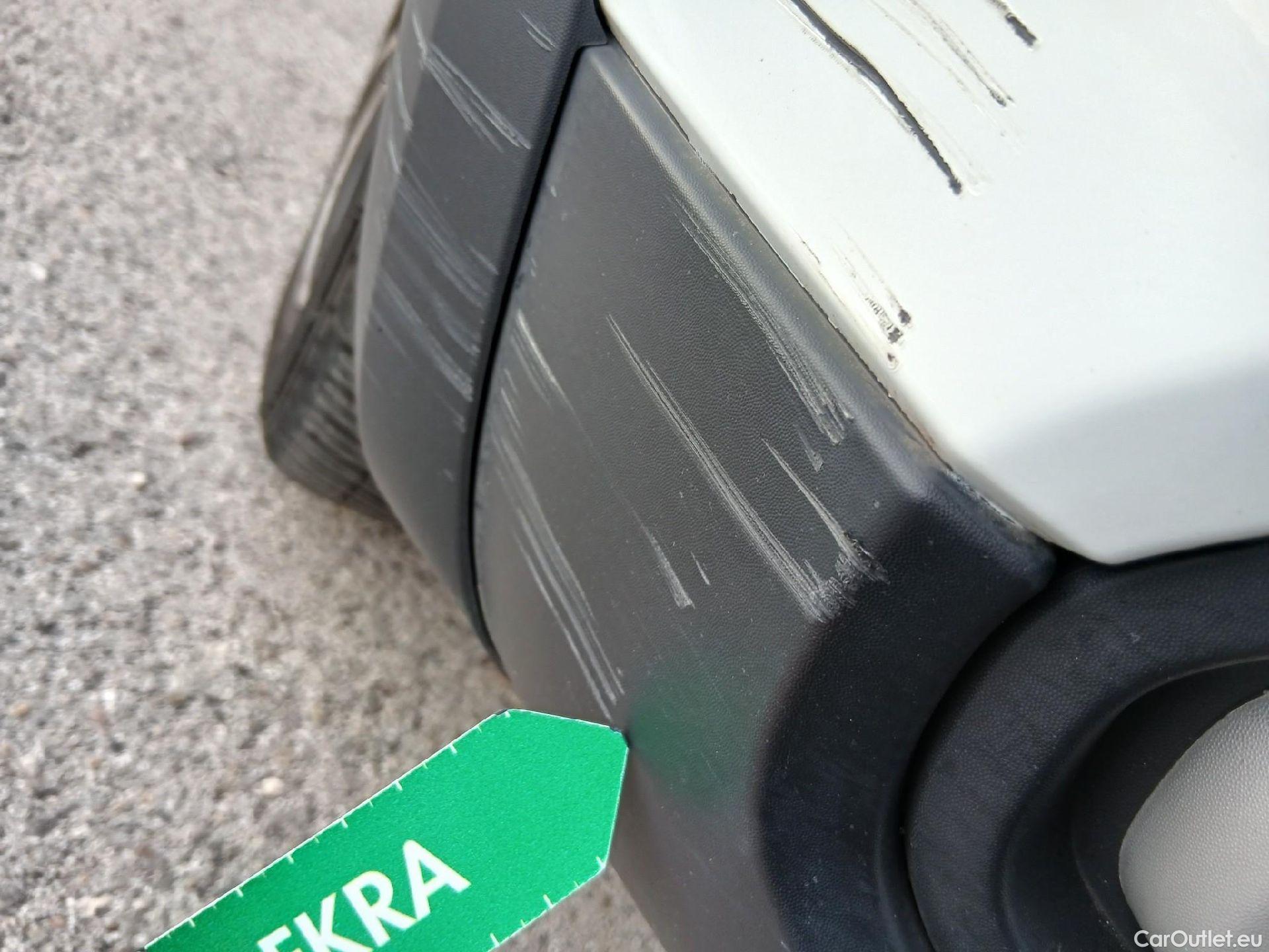  Dacia  Sandero DACIA  / 2016 / 5P / berlina con portón SL Aniversario TCE 74kW (100CV) GLP(SL) #6