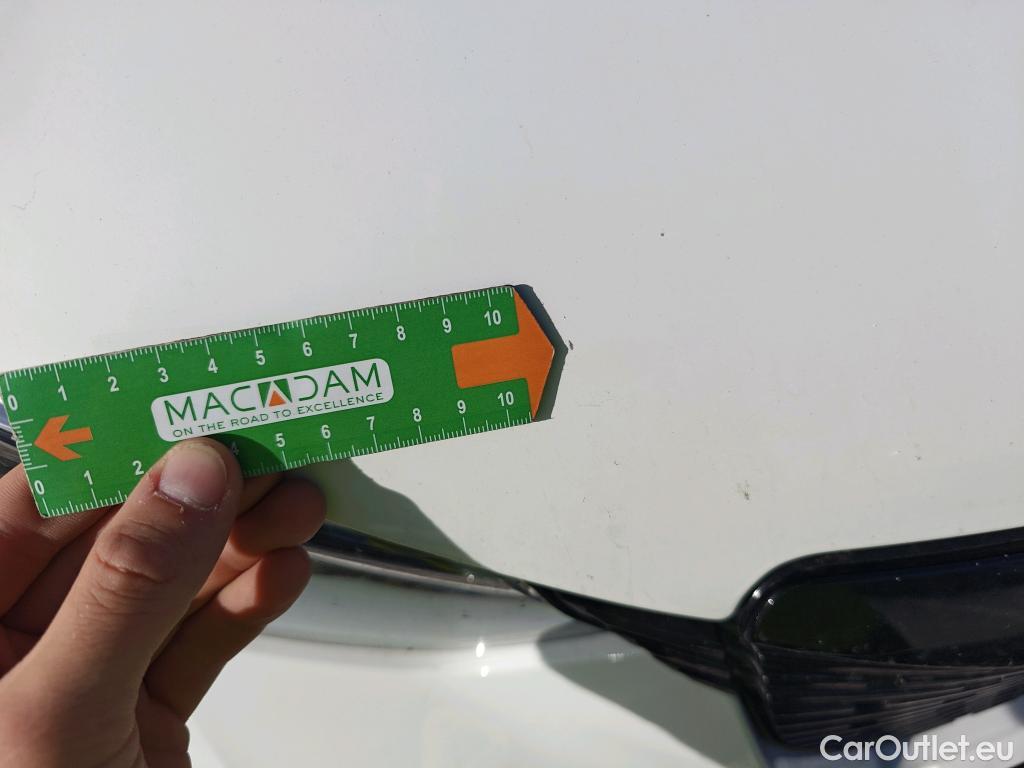  Peugeot  2008 PEUGEOT  / 2019 / 5P / todoterreno Active Puretech 100 S&S BVM6 #34