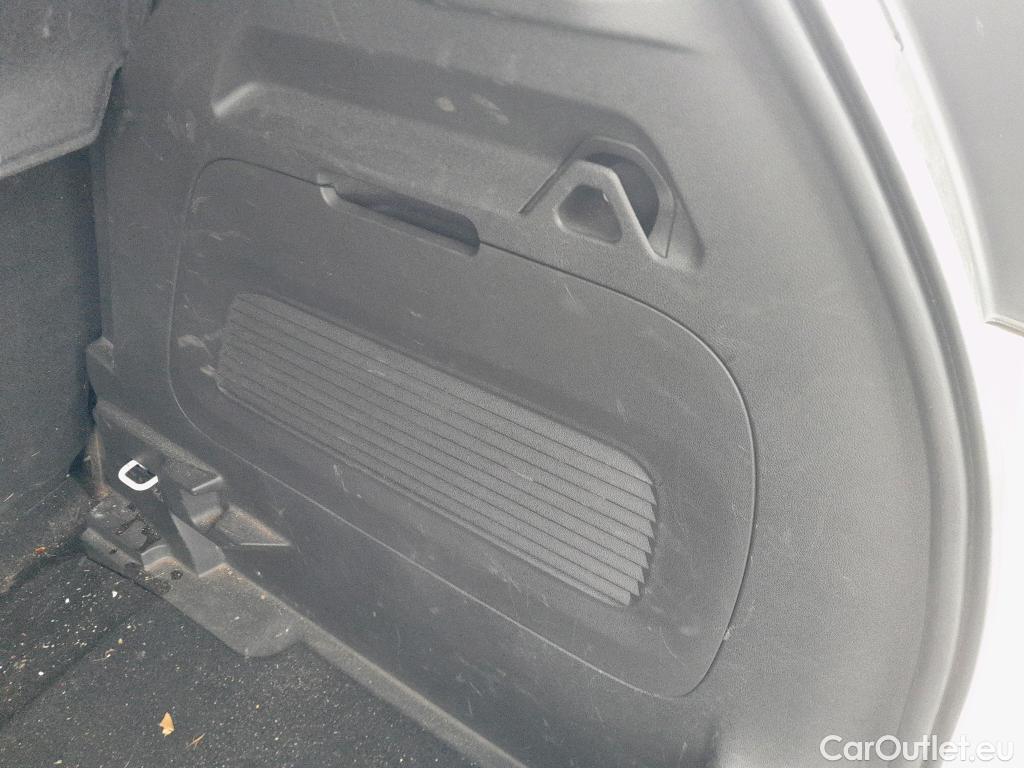  Opel  Crossland OPEL  X 5p 1G todoterreno 1.6T 73kW (99CV) Selective #26