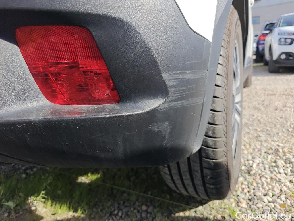  Peugeot  2008 PEUGEOT  / 2019 / 5P / todoterreno Active Puretech 100 S&S BVM6 #17