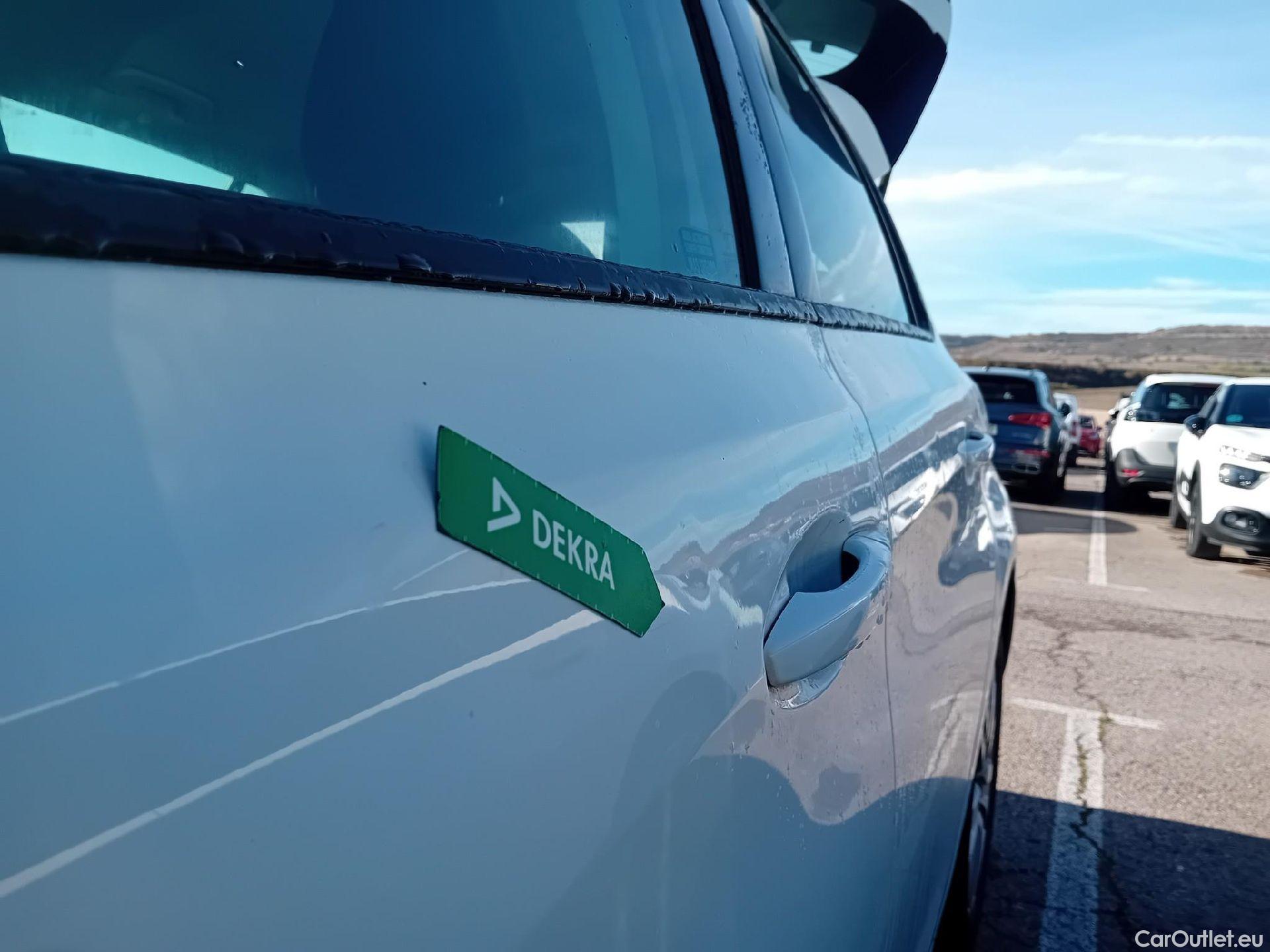  Peugeot  308 PEUGEOT  / 2017 / 5P / berlina con portón 5p Active Pack BlueHDi 130 S&S #6