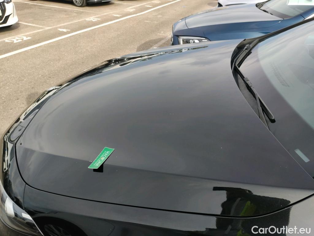  Mercedes  A-Klasse MERCEDES-BENZ Clase A / 2018 / 4P / sedán Sedán A 250 e #3