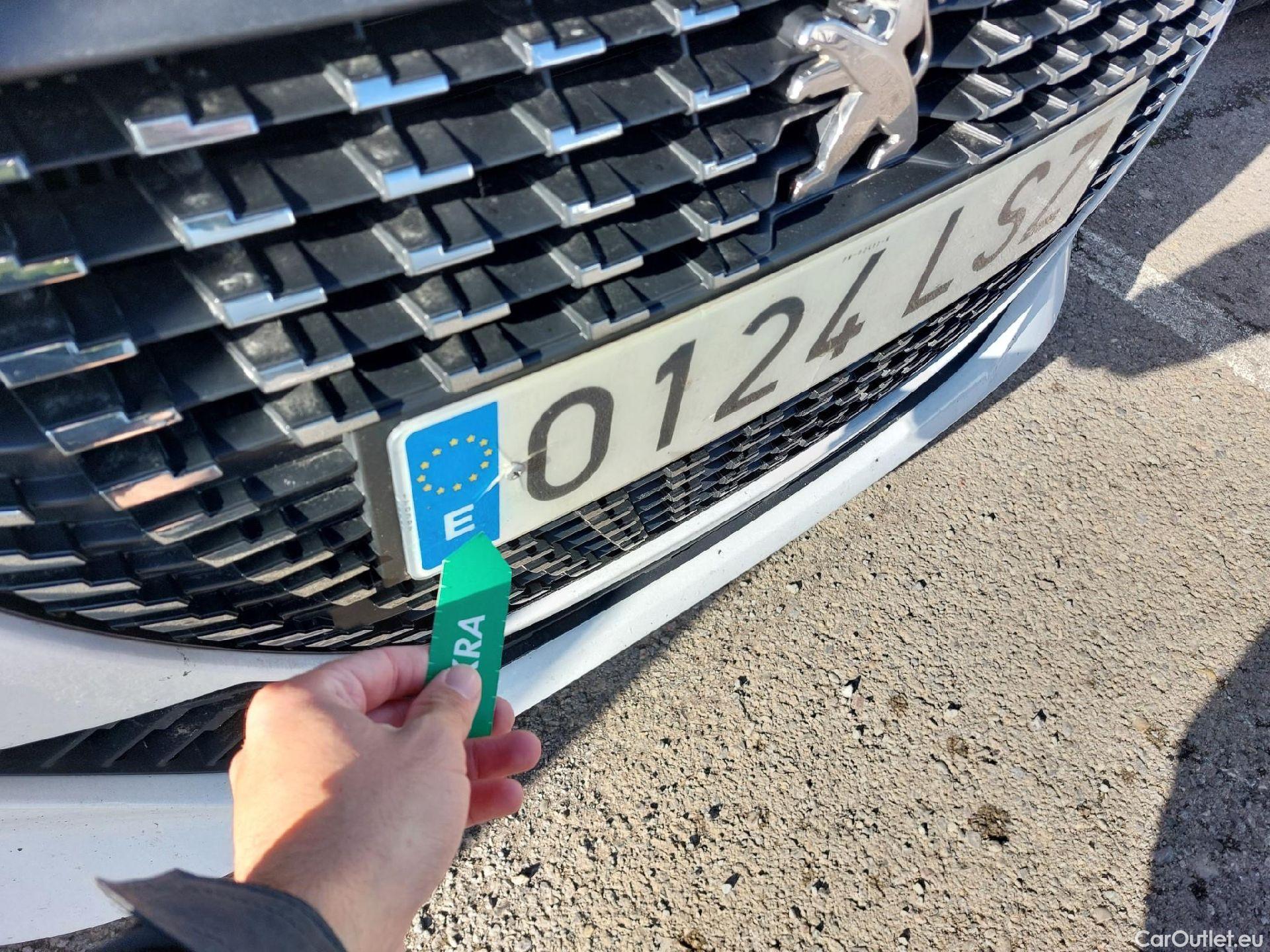  Peugeot  208 PEUGEOT  / 2019 / 5P / berlina con portón BlueHDi 73kW (100CV) Active Pack (AC) #2