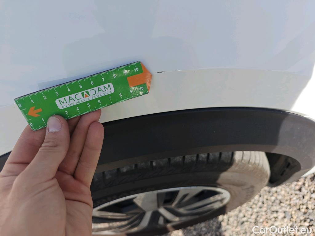  Peugeot  2008 PEUGEOT  / 2019 / 5P / todoterreno Active Puretech 100 S&S BVM6 #40