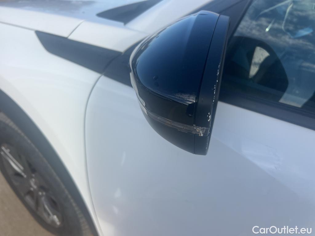  Peugeot  2008 PEUGEOT  / 2019 / 5P / todoterreno Active Pack BlueHDI 81kW (110CV) #24