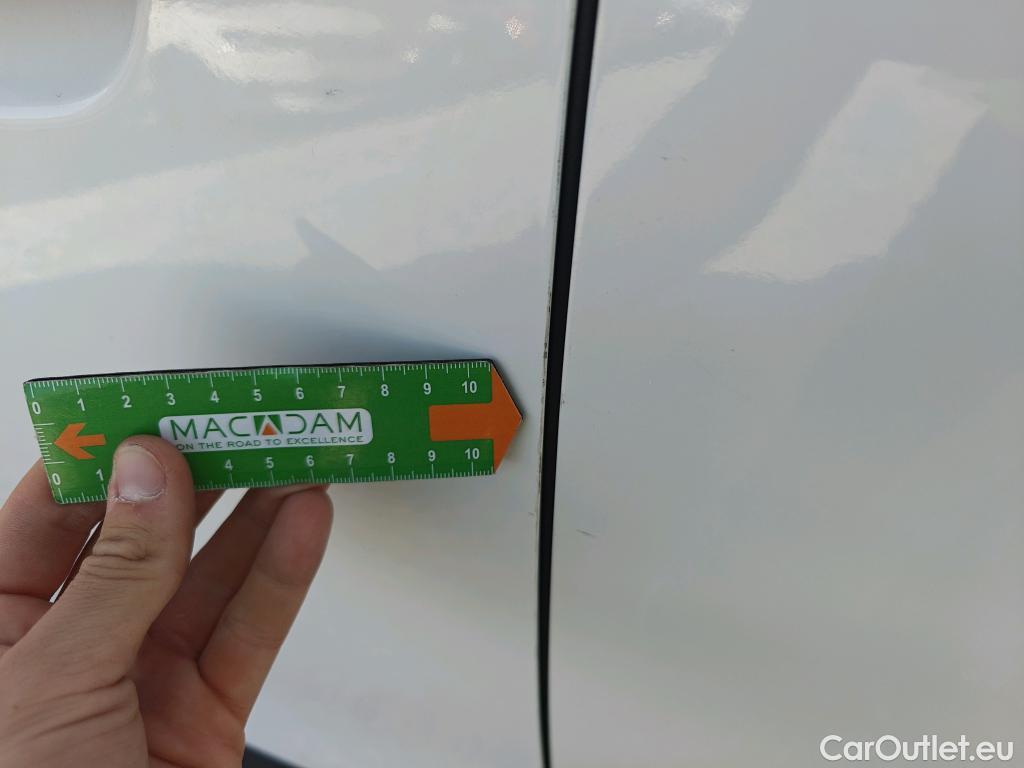  Peugeot  2008 PEUGEOT  / 2019 / 5P / todoterreno Active Puretech 100 S&S BVM6 #12