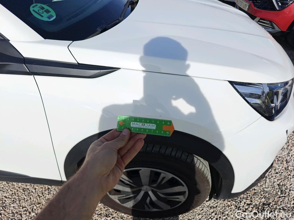  Peugeot  2008 PEUGEOT  / 2019 / 5P / todoterreno Active Puretech 100 S&S BVM6 #39