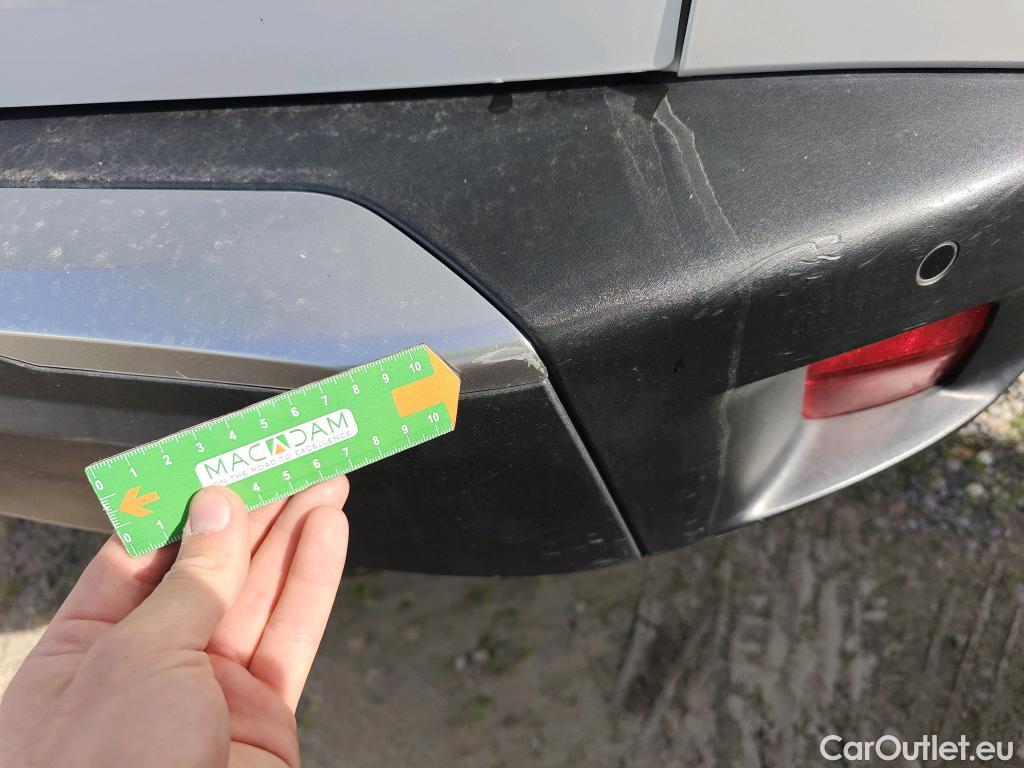  Peugeot  2008 PEUGEOT  / 2019 / 5P / todoterreno Active Puretech 100 S&S BVM6 #44