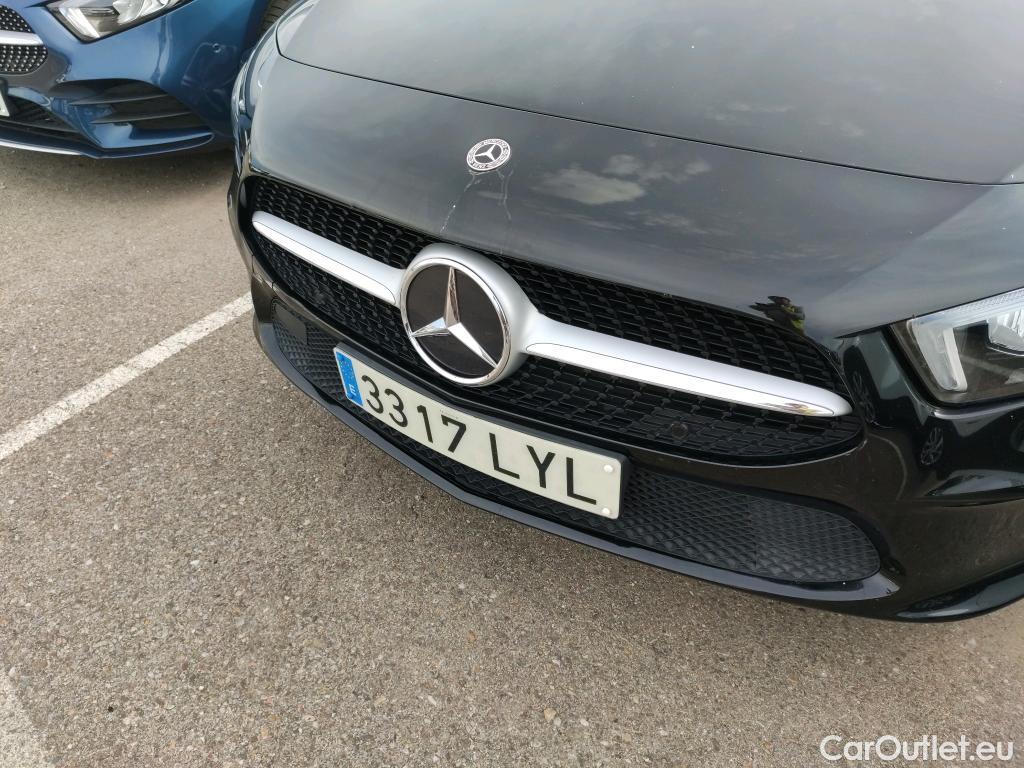  Mercedes  A-Klasse MERCEDES-BENZ Clase A / 2018 / 4P / sedán Sedán A 250 e #18