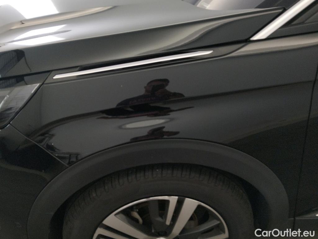  Peugeot  3008 PEUGEOT  / 2020 / 5P / todoterreno 1.5 BlueHDi 96kW (130CV) S&S Allure EAT8 #21