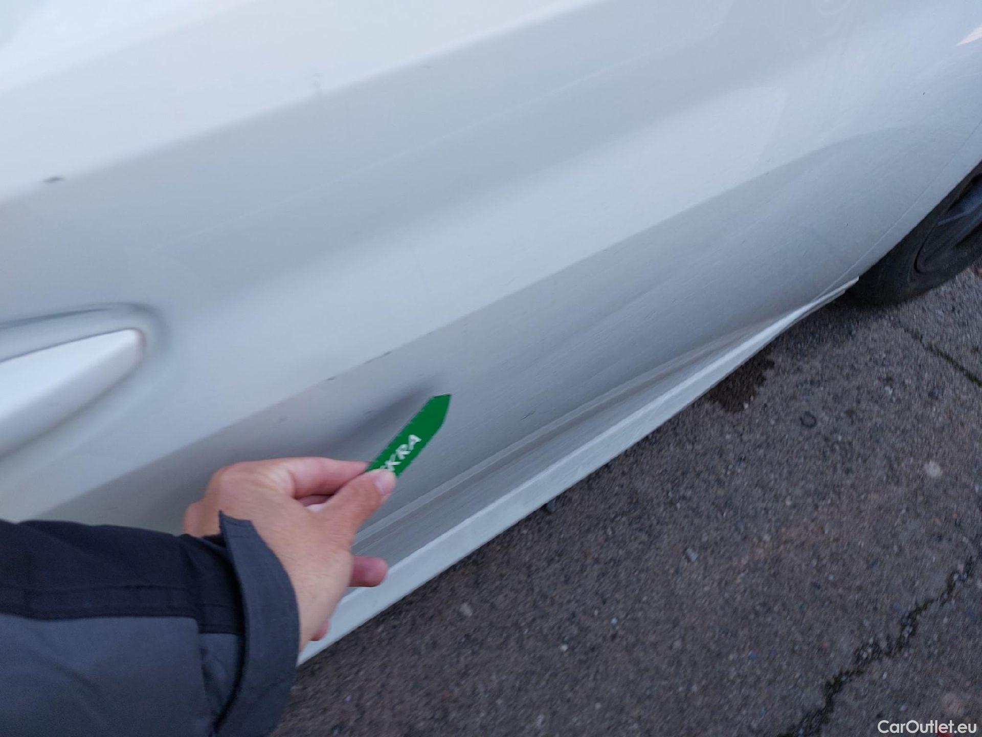  Peugeot  208 PEUGEOT  / 2019 / 5P / berlina con portón BlueHDi 73kW (100CV) Active Pack (AC) #16