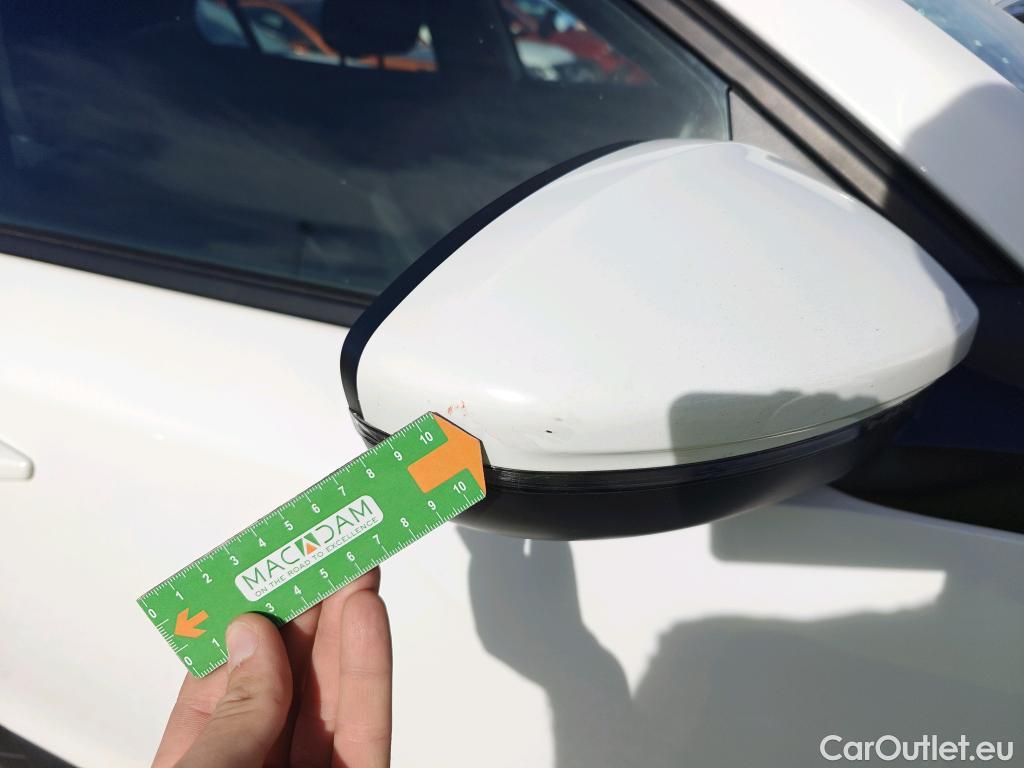  Peugeot  2008 PEUGEOT  / 2019 / 5P / todoterreno Active Puretech 100 S&S BVM6 #26