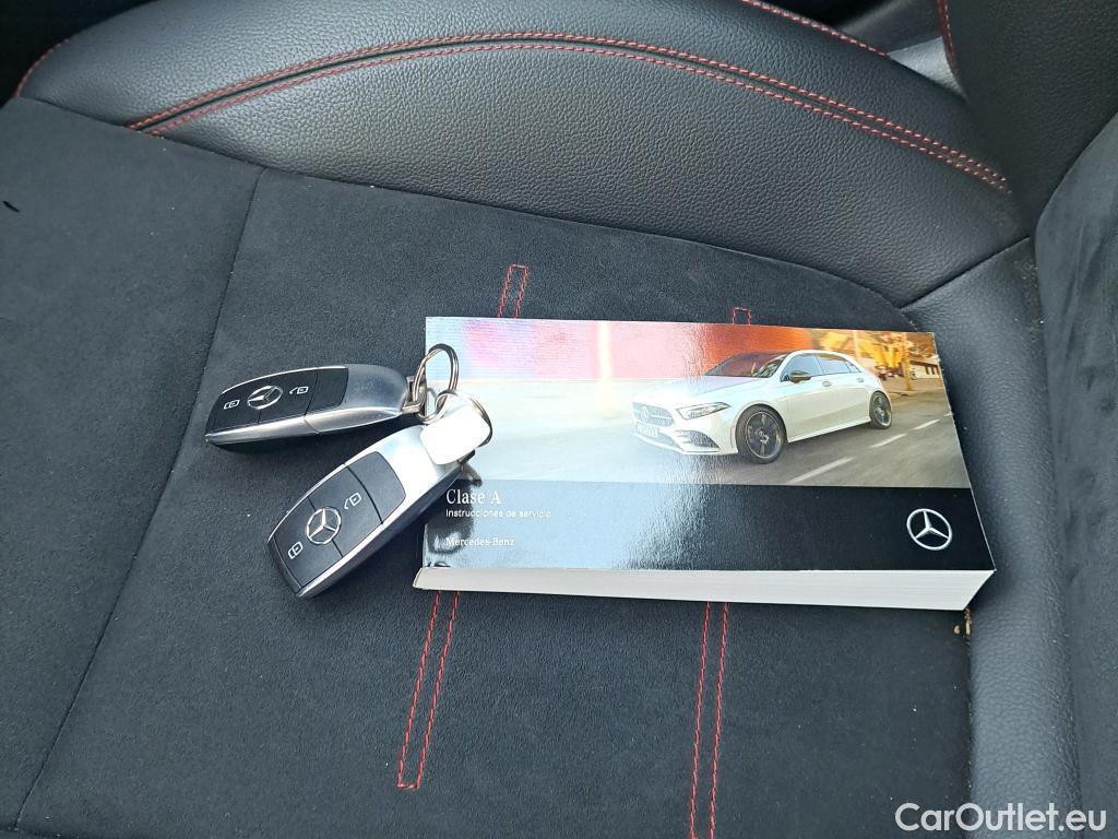  Mercedes  A-Klasse MERCEDES-BENZ Clase A / 2018 / 5P / berlina con portón A 250 e #13