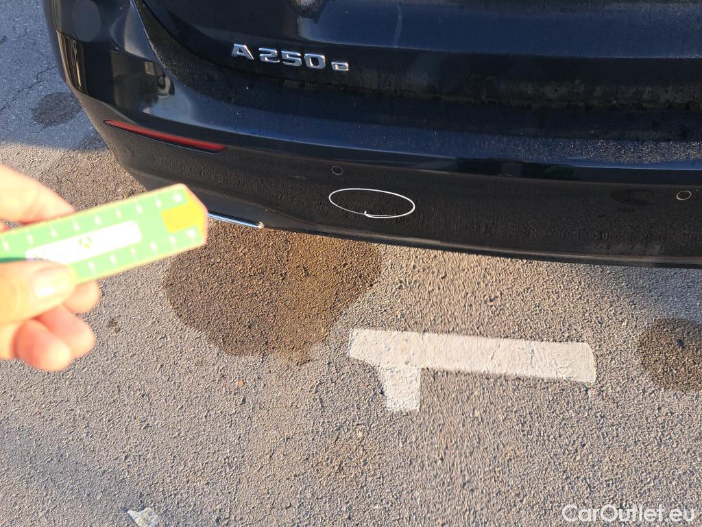  Mercedes  A-Klasse MERCEDES-BENZ Clase A / 2018 / 5P / berlina con portón A 250 e #25