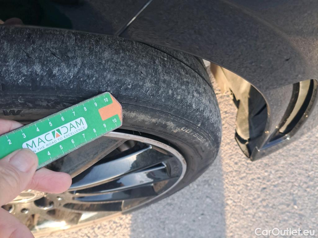  Mercedes  A-Klasse MERCEDES-BENZ Clase A / 2018 / 5P / berlina con portón A 250 e #4