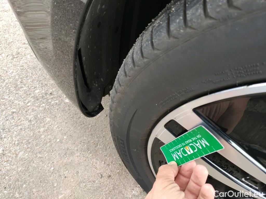  Mercedes  A-Klasse MERCEDES-BENZ Clase A / 2018 / 4P / sedán Sedán A 250 e #2